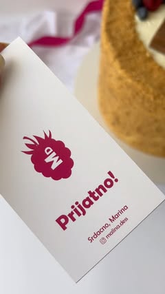 Poklon kartica Malina sa porukom Prijatno uz tortu